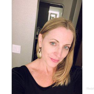 Meet your Posher, Carrie